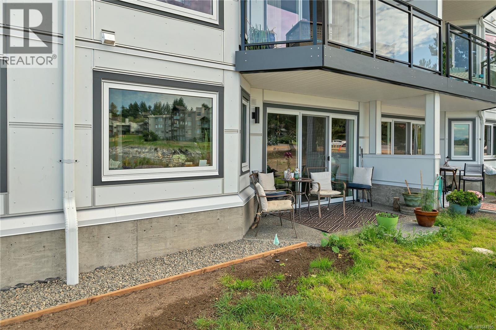 #104 87 Island Hwy S - 5