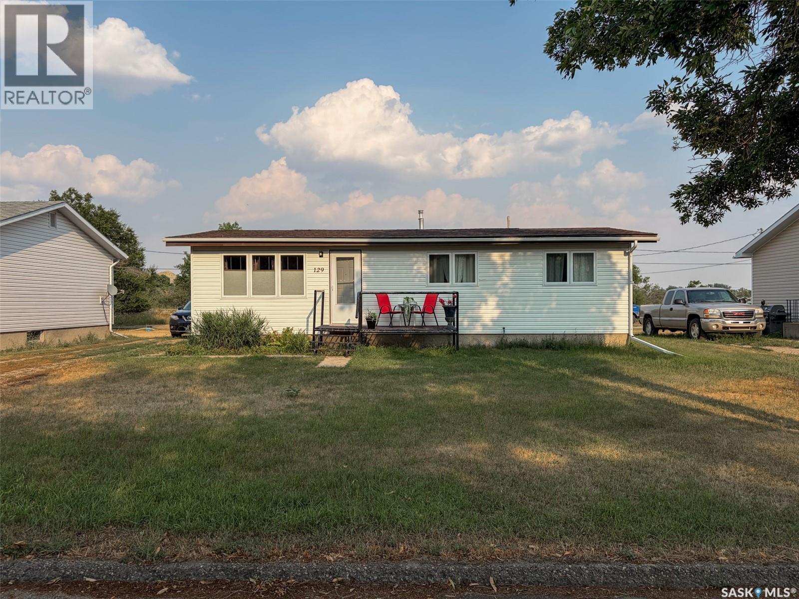 129 Ash AVENUE N - Image 3