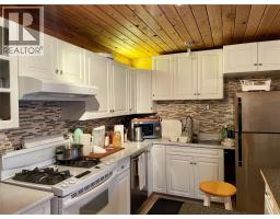 Bedroom - 31 Lime Cliffs Beach, Sicamous, BC V0E2V0 Photo 8