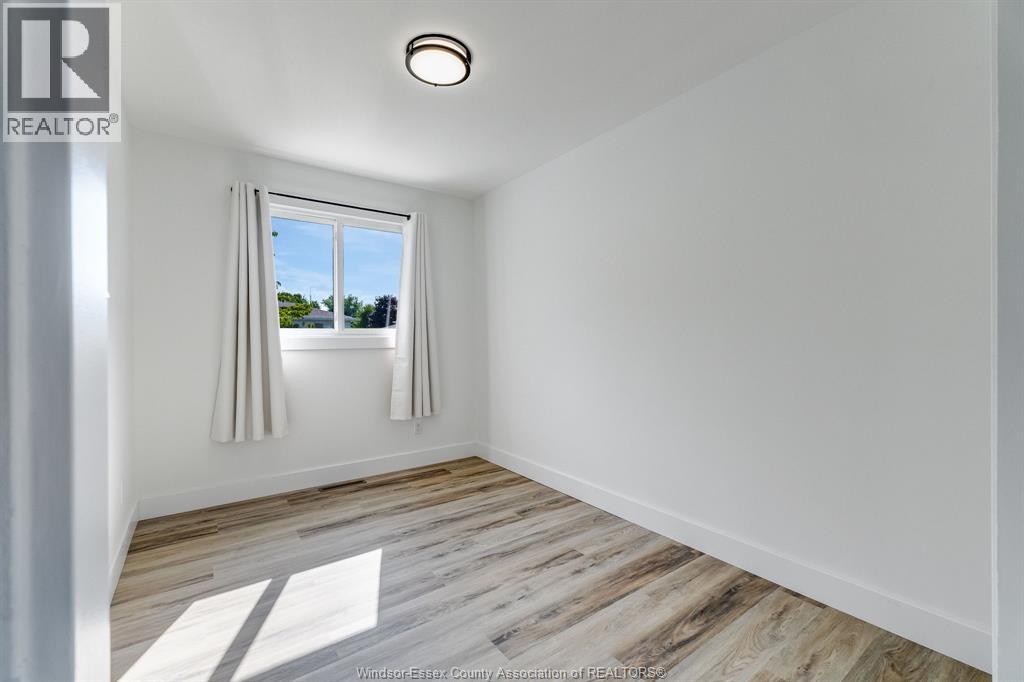 6 MARLENE CRESCENT - 15