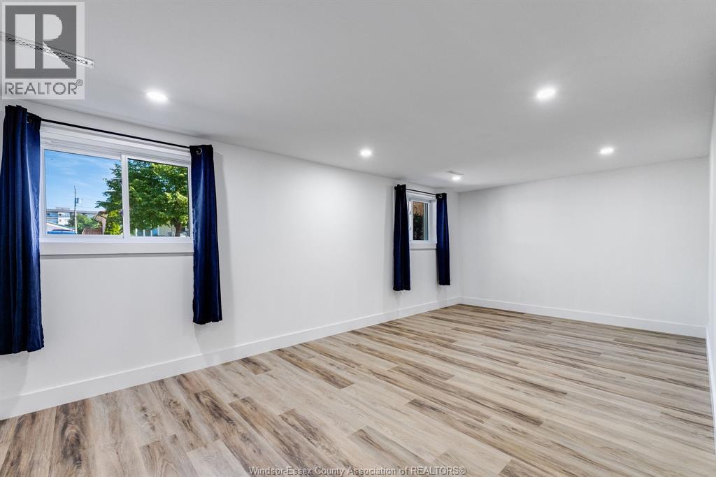 6 MARLENE CRESCENT - 19