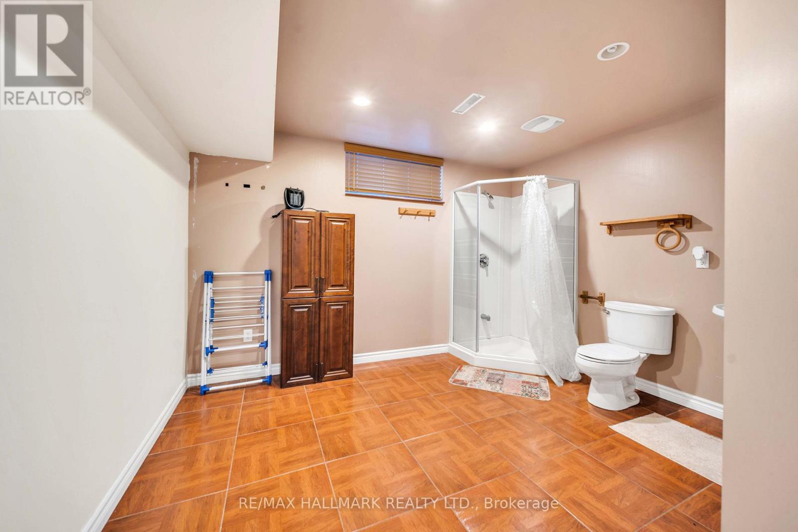 17 TWIN CIRCLE COURT - Image 34