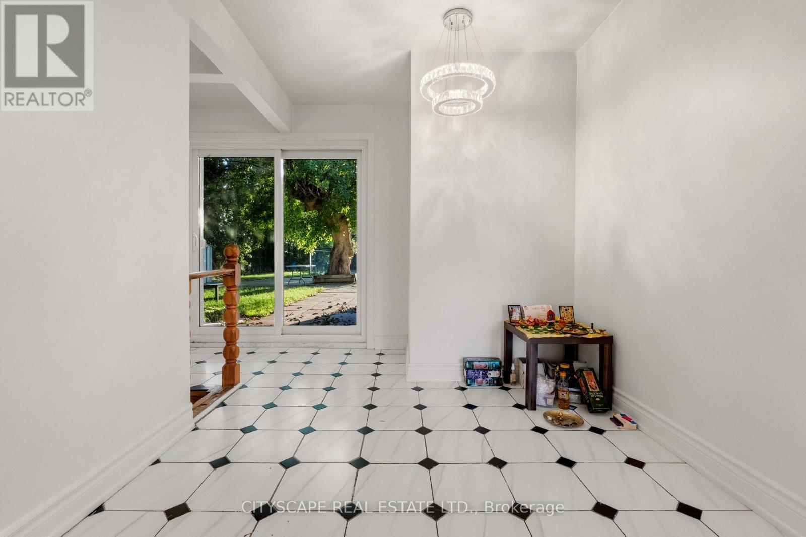 12 VANDERBRENT CRESCENT - Image 11