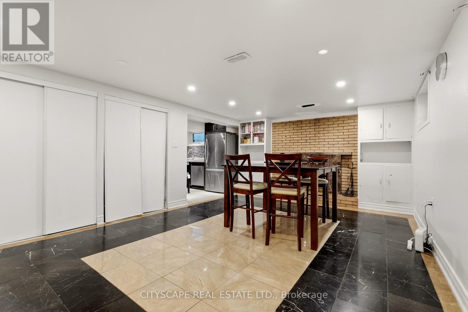 12 VANDERBRENT CRESCENT - Image 24