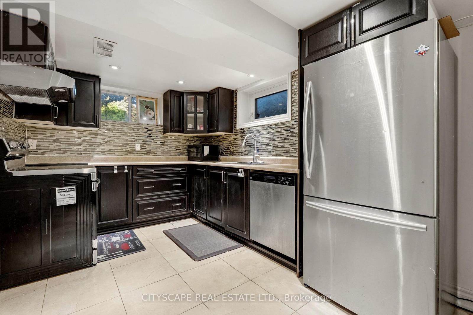 12 VANDERBRENT CRESCENT - Image 28