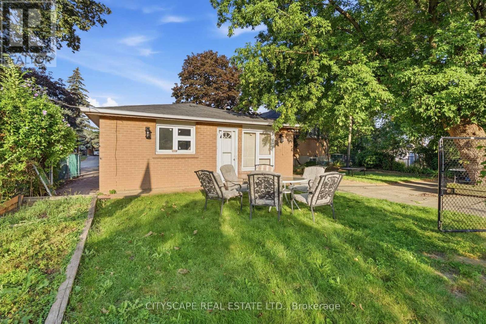 12 VANDERBRENT CRESCENT - Image 34