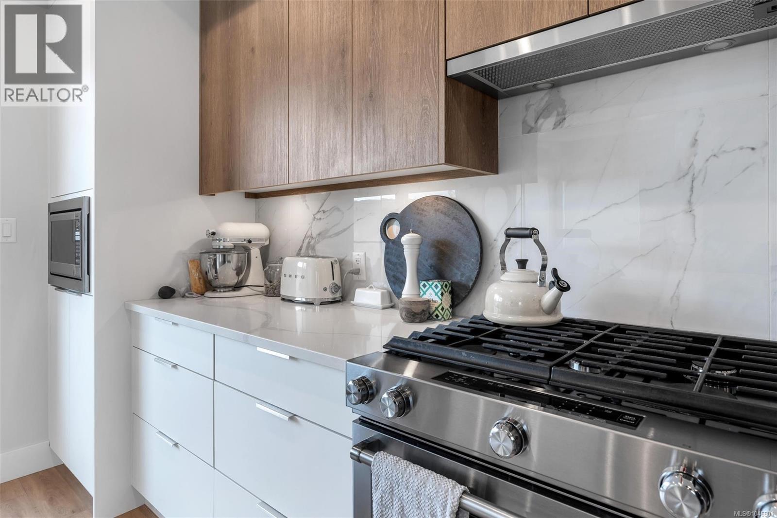 302 835 Dunsmuir Road, Esquimalt