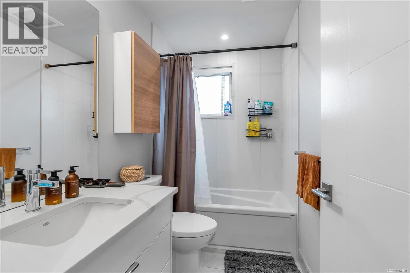 #302 835 Dunsmuir Rd - 19