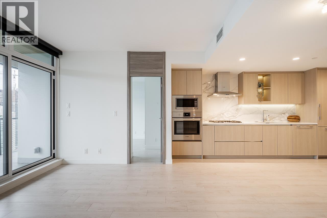 2208 4890 LOUGHEED HIGHWAY, Burnaby