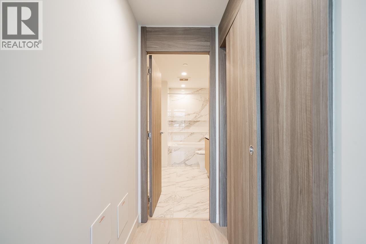 2208 4890 LOUGHEED HIGHWAY, Burnaby
