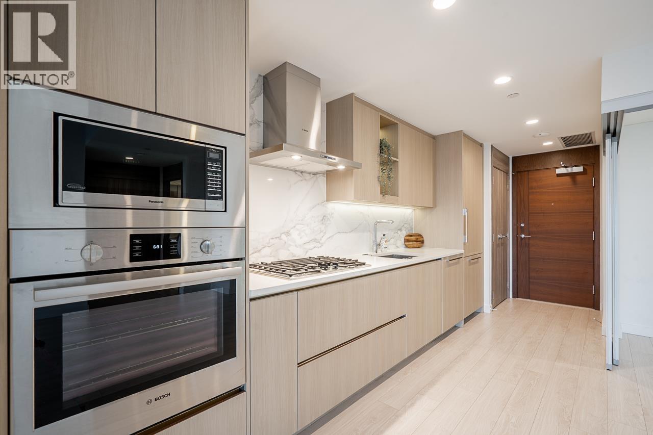 2208 4890 LOUGHEED HIGHWAY, Burnaby
