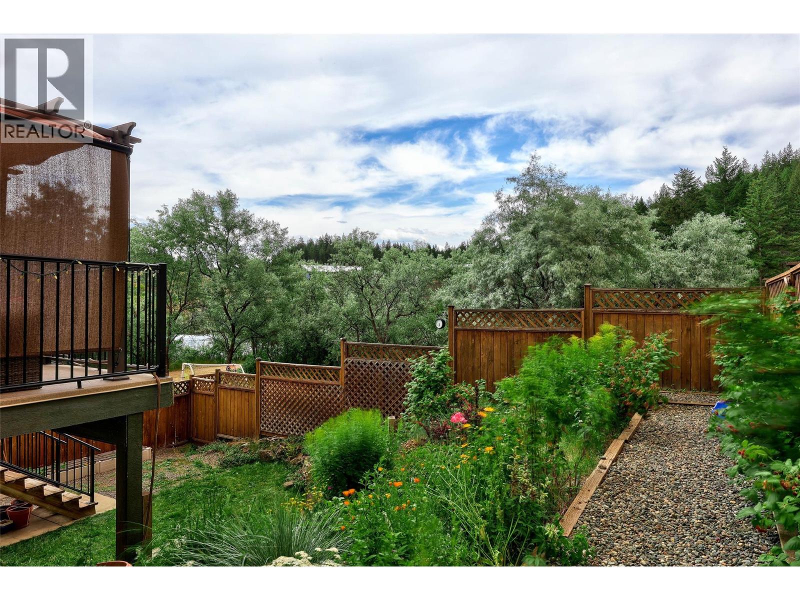 1948 Snowberry Crescent - 36