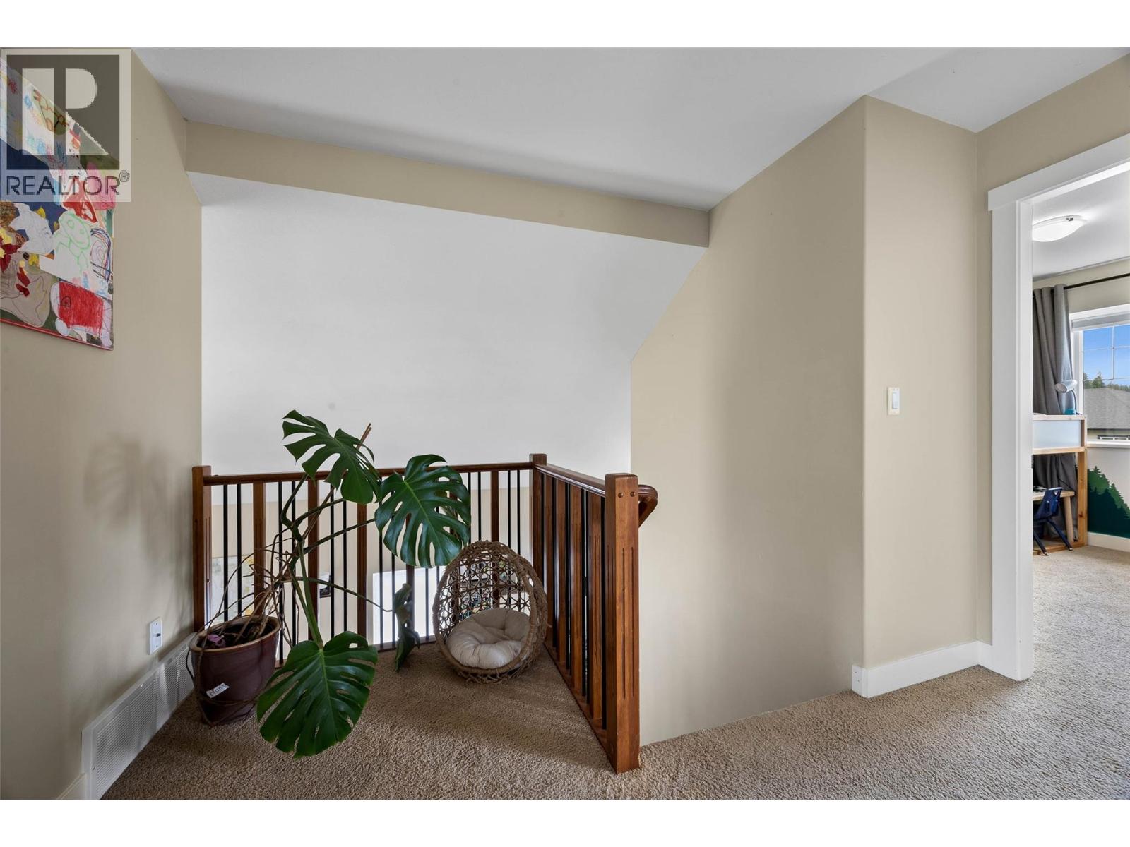 1948 Snowberry Crescent - 22