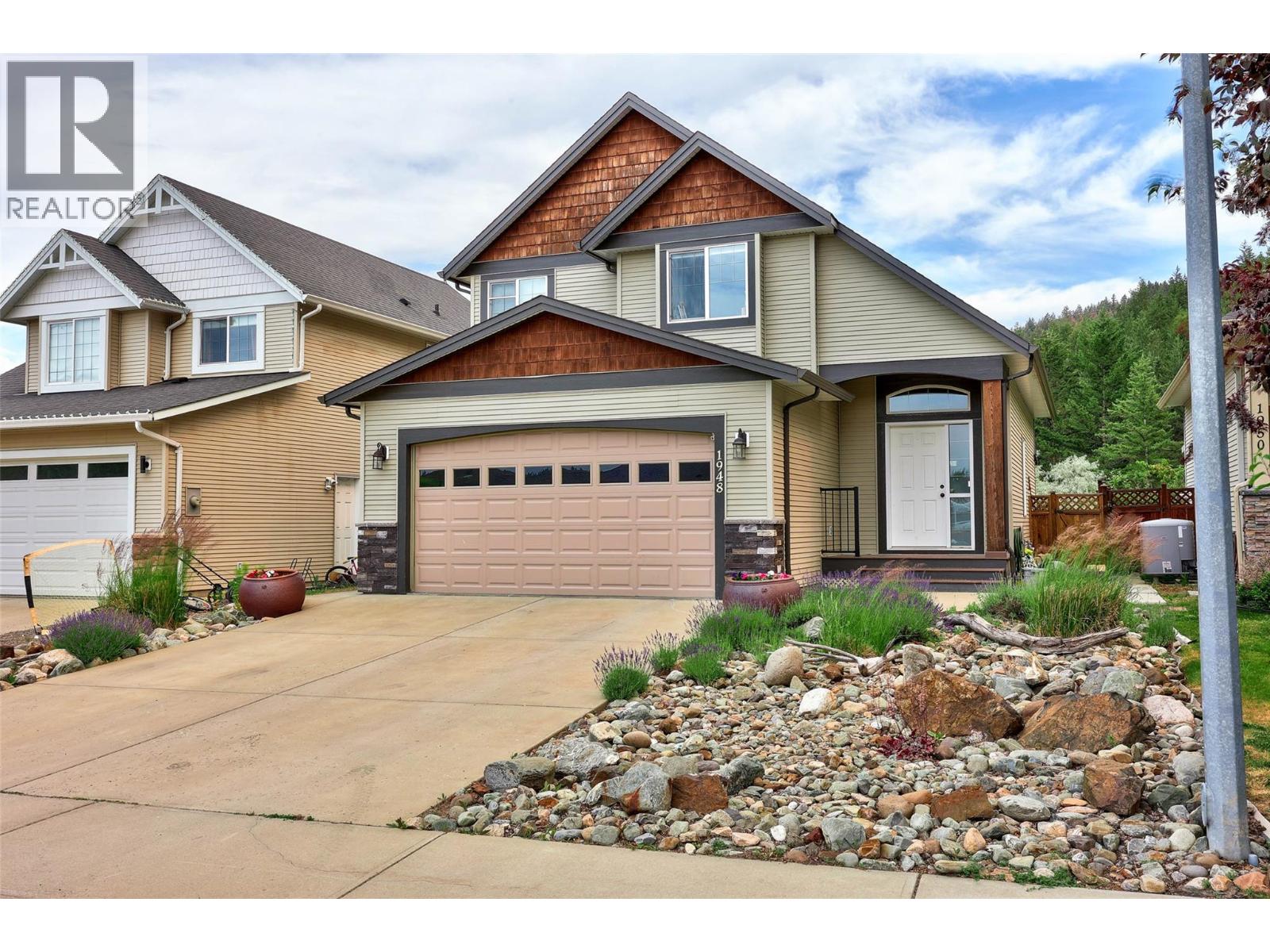 1948 Snowberry Crescent - 2