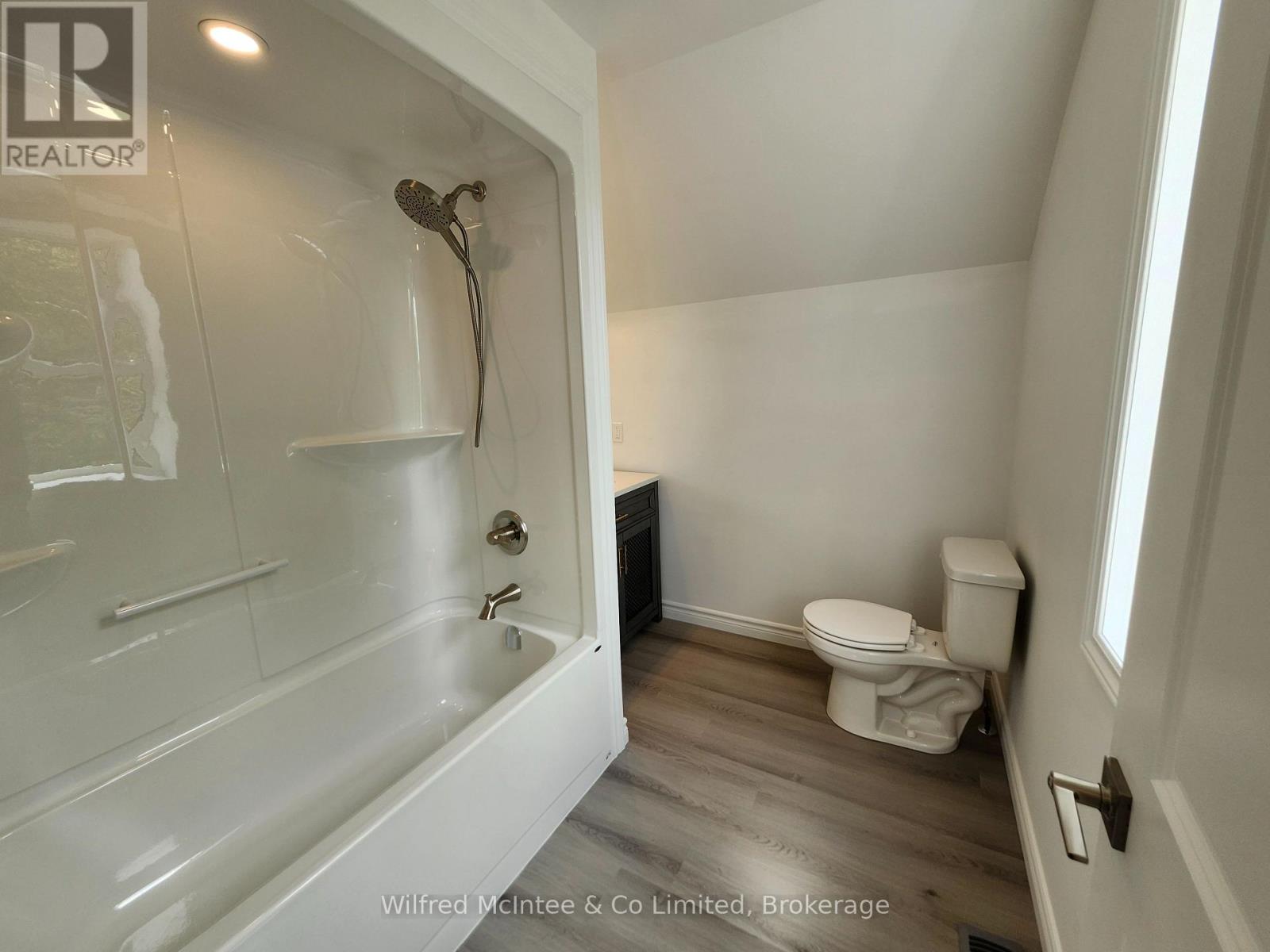 471 9TH STREET - Image 11