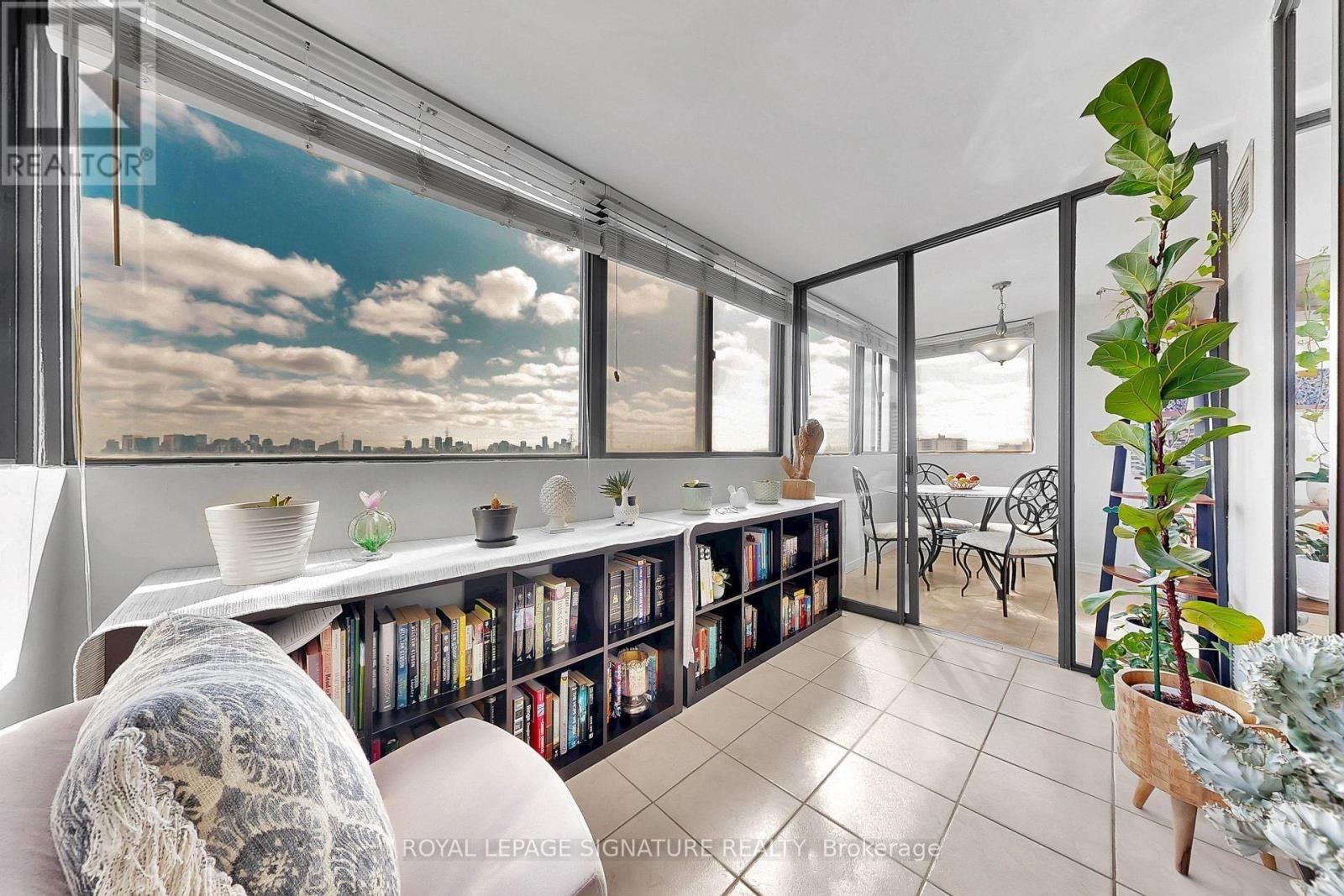 #902 133 TORRESDALE AVENUE - 15