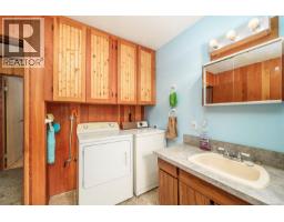 400 Dyer Rd, Sayward, BC V0P1R0 Photo 16
