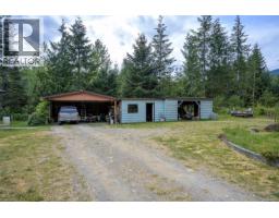 400 Dyer Rd, Sayward, BC V0P1R0 Photo 24