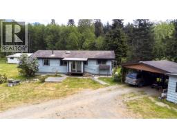 400 Dyer Rd, Sayward, BC V0P1R0 Photo 33