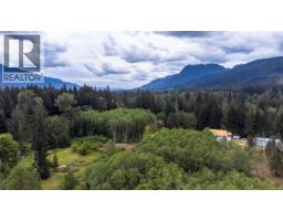 400 Dyer Rd, Sayward, BC V0P1R0 Photo 44