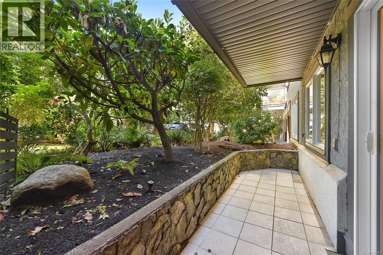 106 1342 Hillside Avenue, Victoria