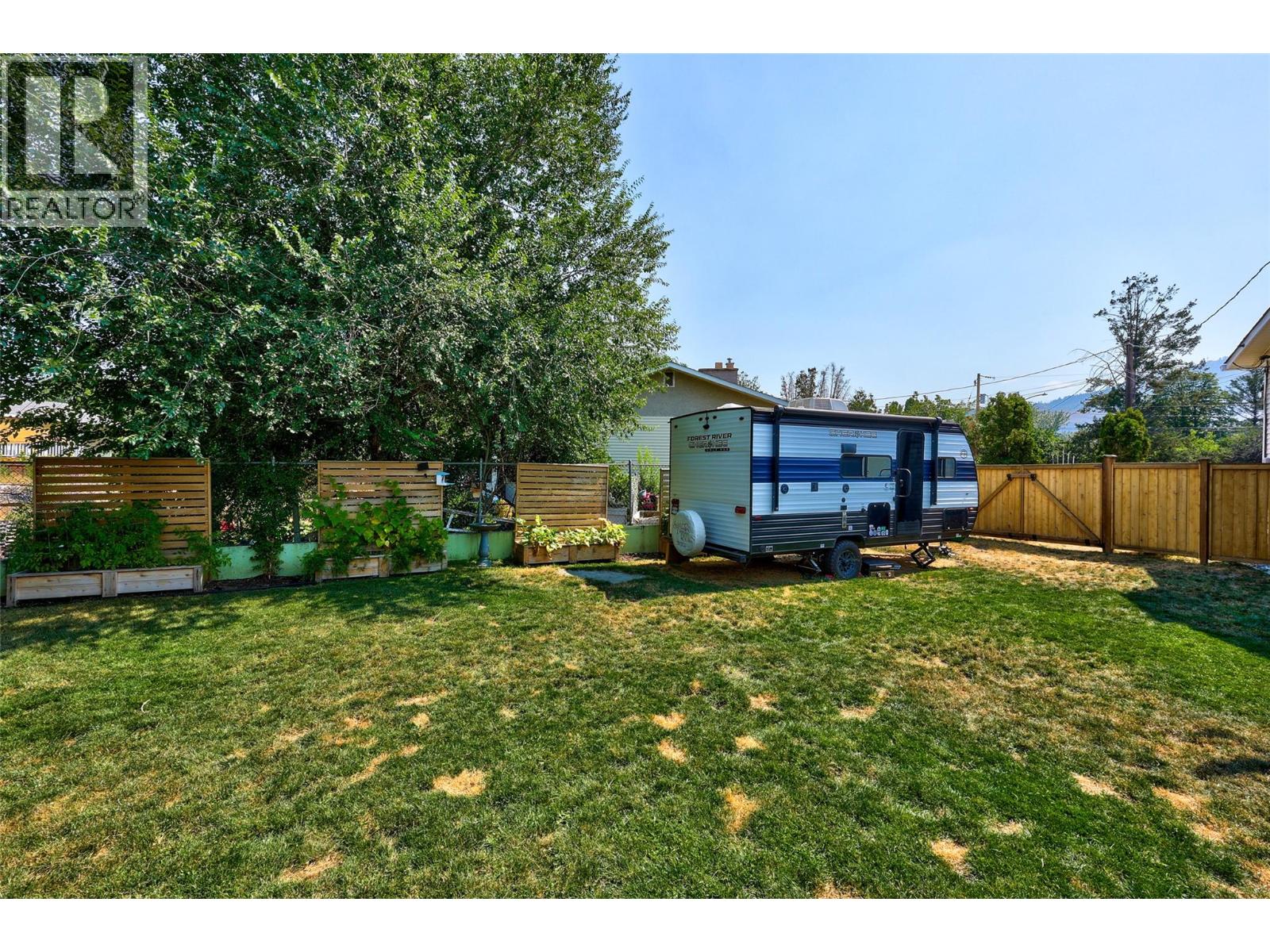 1570 HAPPYVALE Place - Image 35