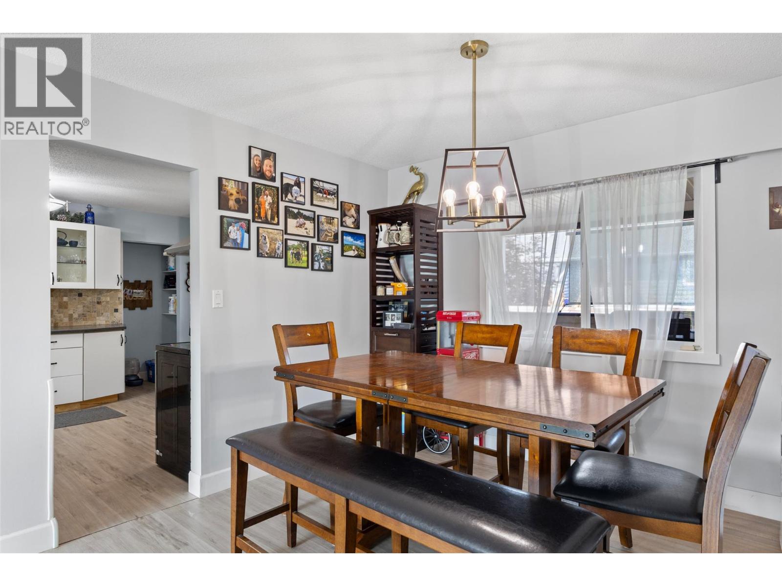 1570 HAPPYVALE Place - Image 14