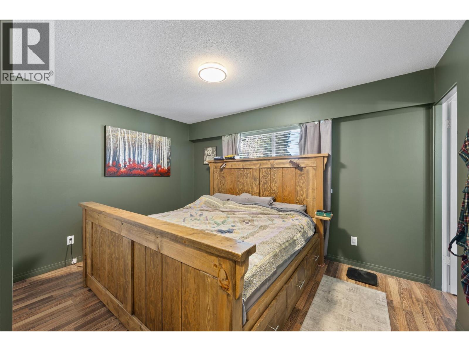 1570 HAPPYVALE Place - Image 24