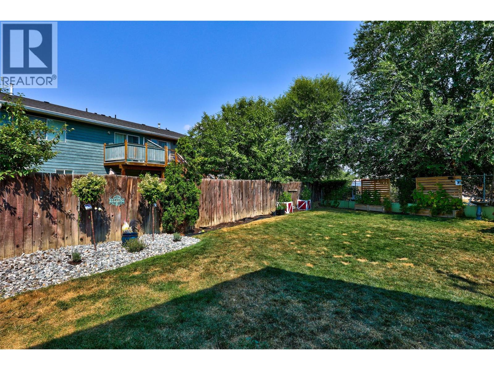 1570 HAPPYVALE Place - 33