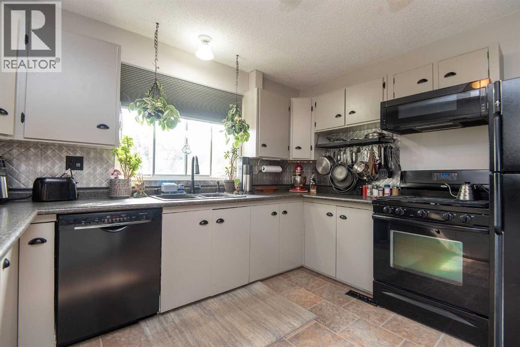 4606 51 Avenue - Image 10