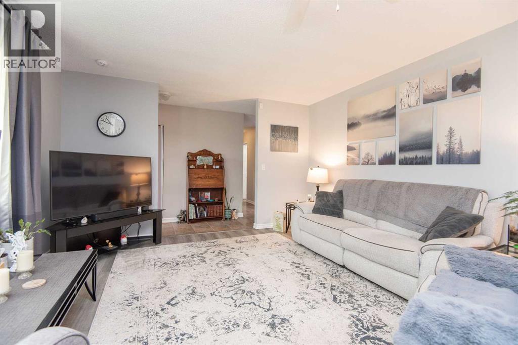 4606 51 Avenue - Image 5