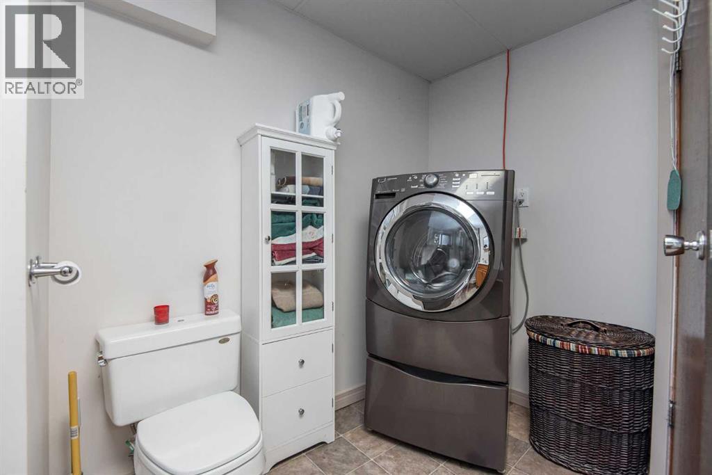 4606 51 Avenue - Image 31