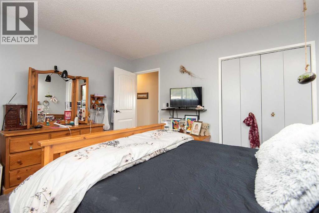 4606 51 Avenue - Image 15