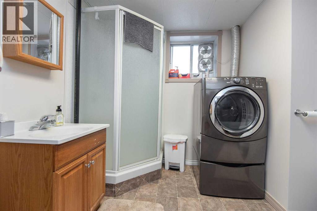 4606 51 Avenue - Image 30
