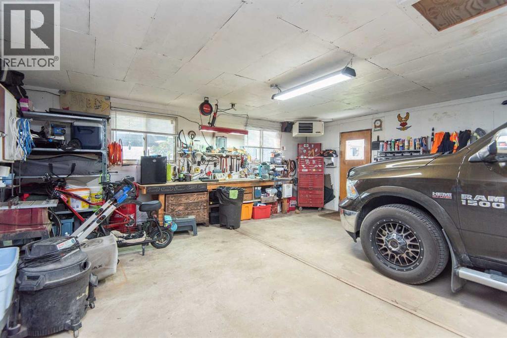 4606 51 Avenue - Image 32
