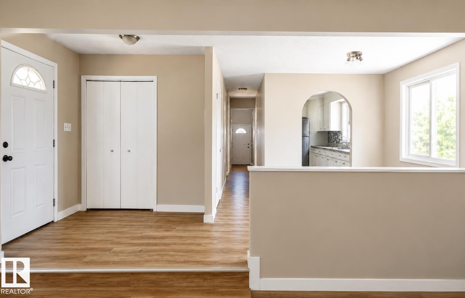 10439 36A Ave NW - 3