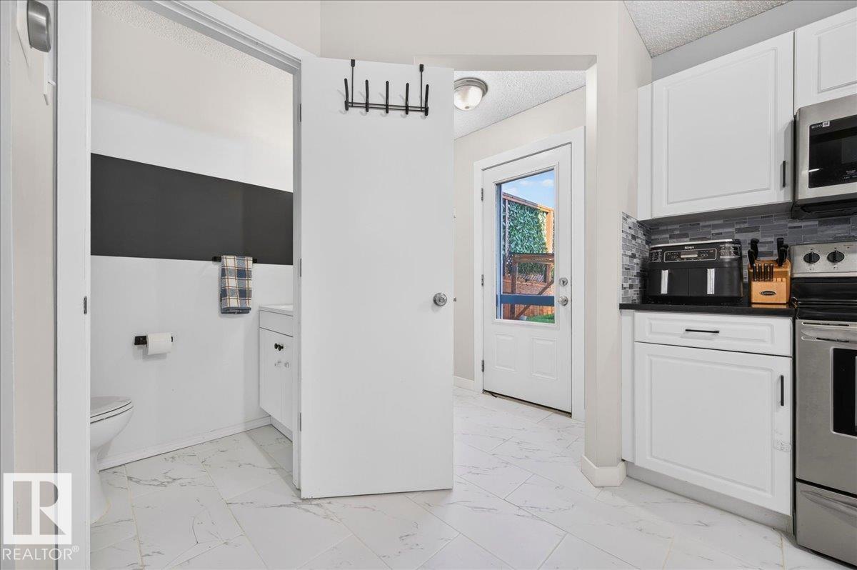 1217 76 Street SW - 23