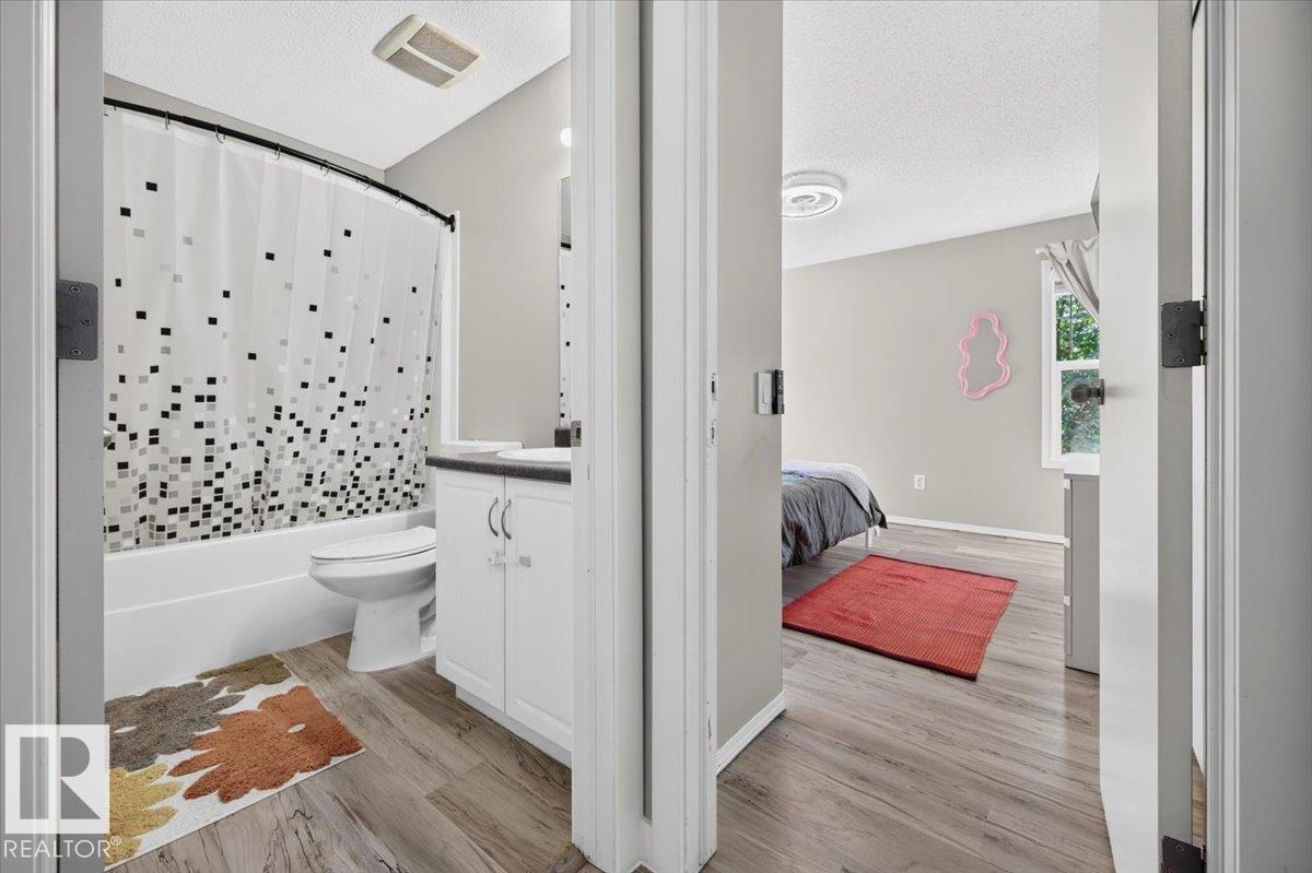 1217 76 Street SW - 31