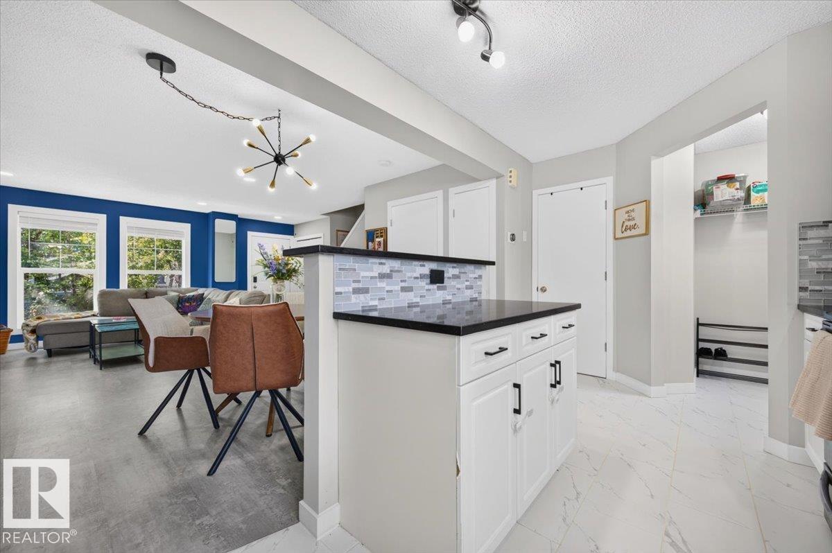 1217 76 Street SW - 20