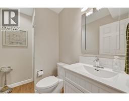 2054 Aster Road, Kelowna, BC V1V1P4 Photo 18