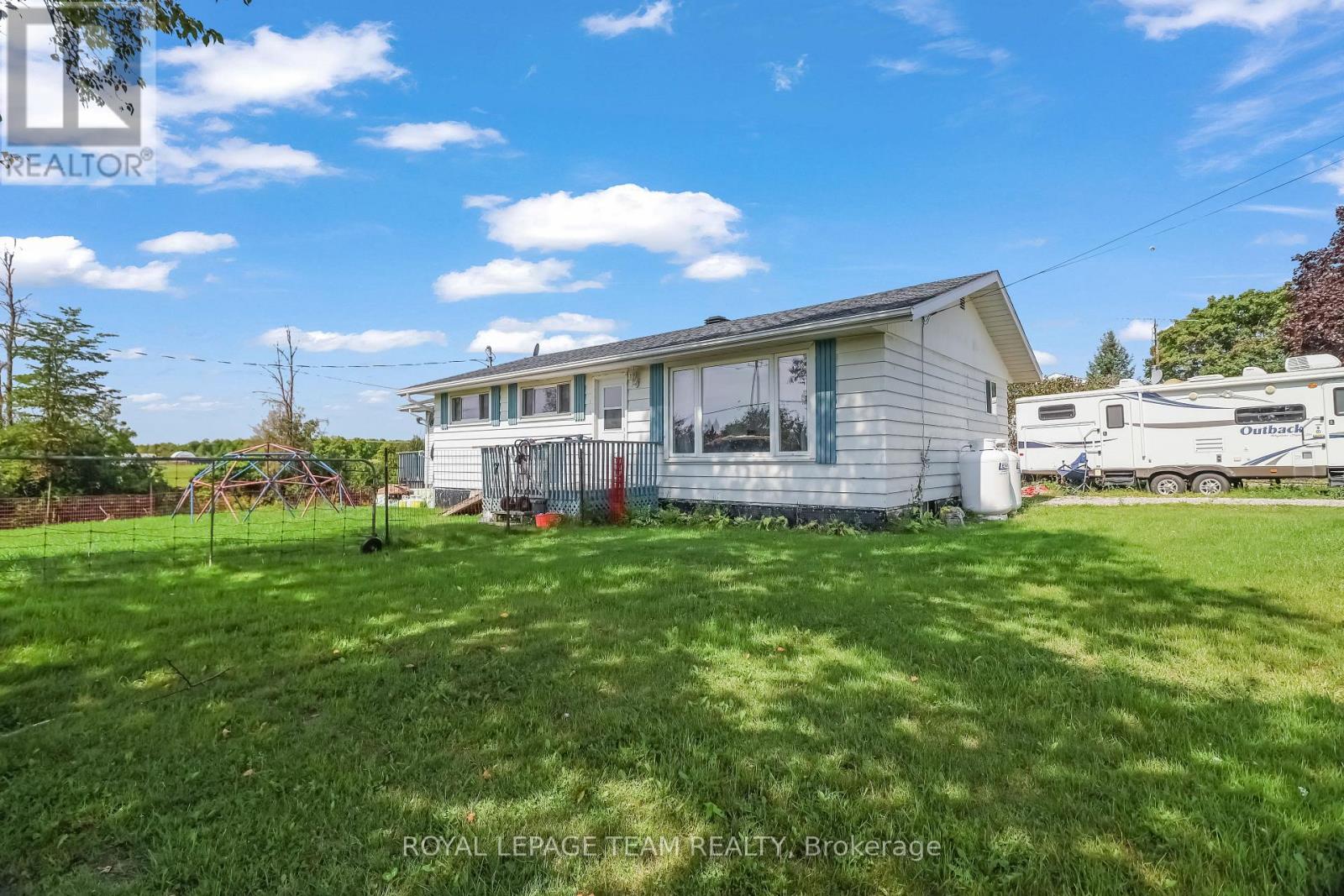 1289 ROSEDALE ROAD N - 2