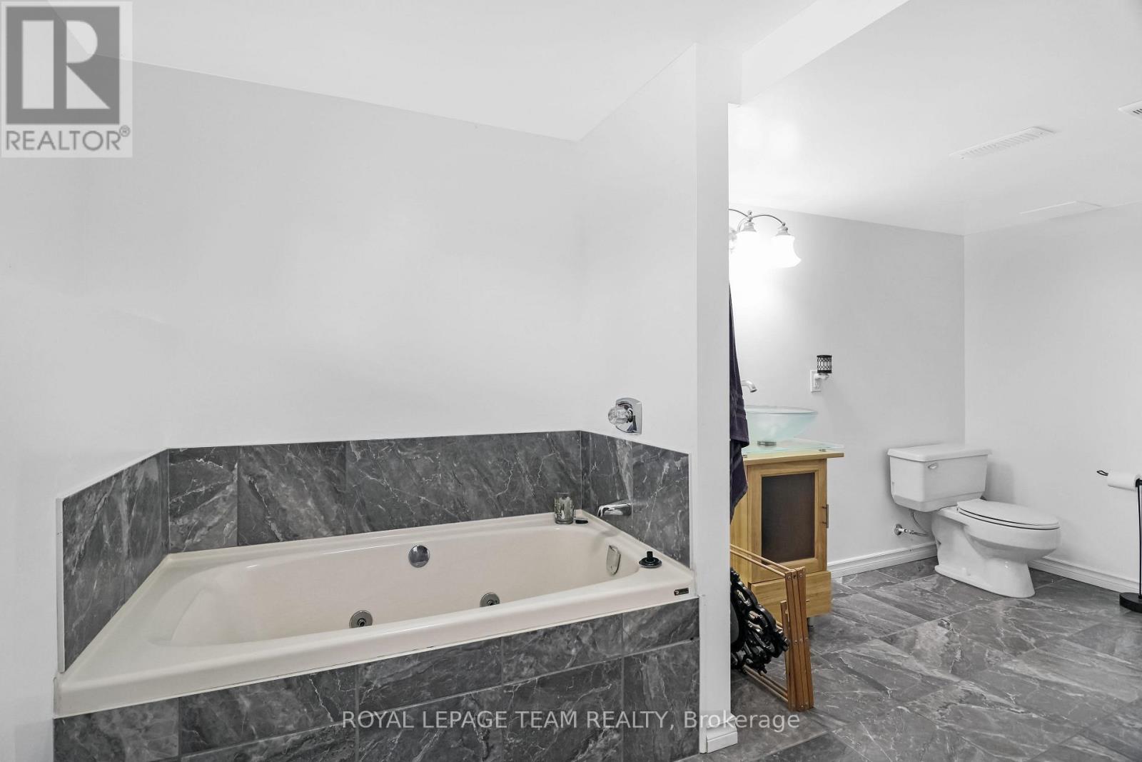1289 ROSEDALE ROAD N - Image 28