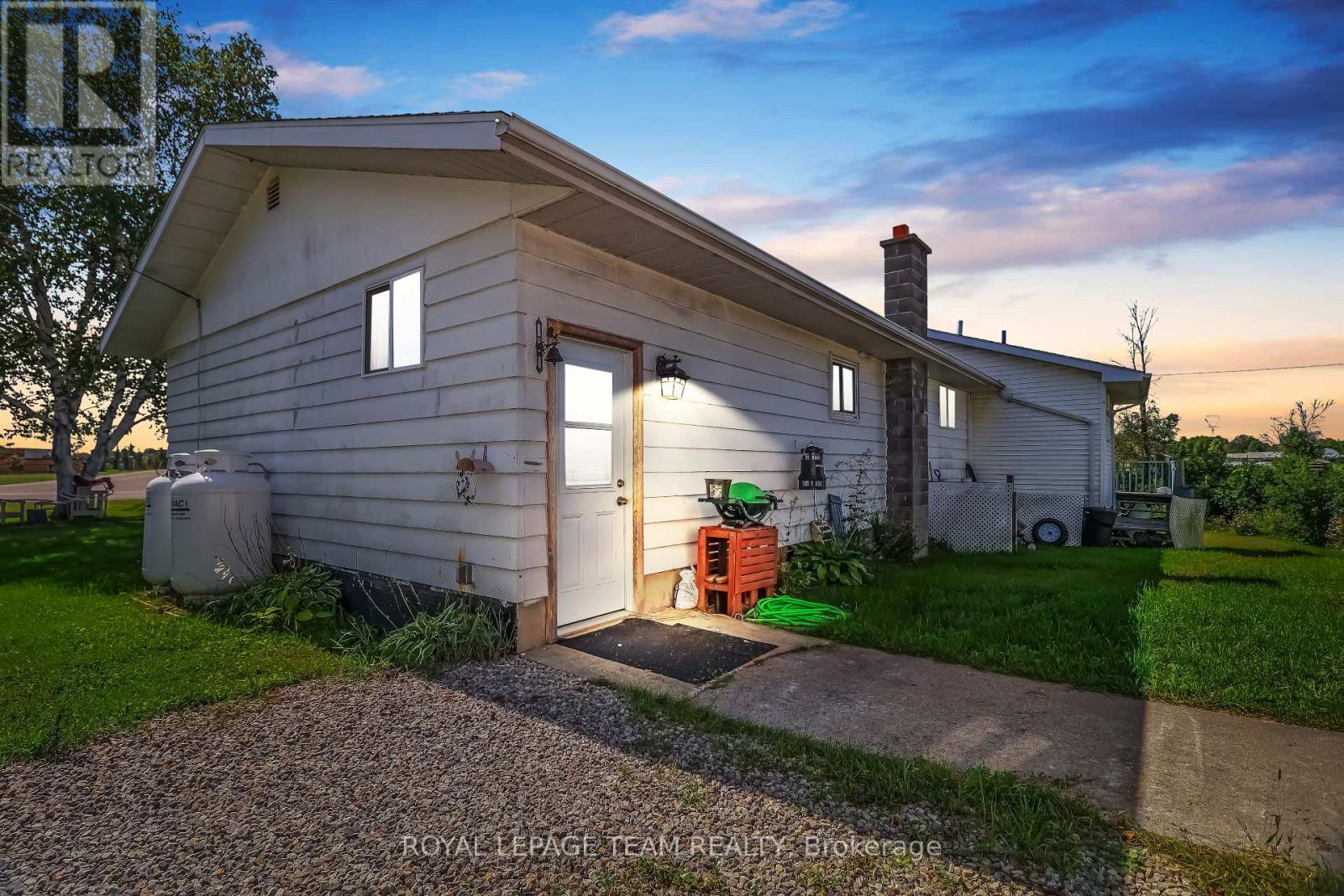 1289 ROSEDALE ROAD N - Image 3