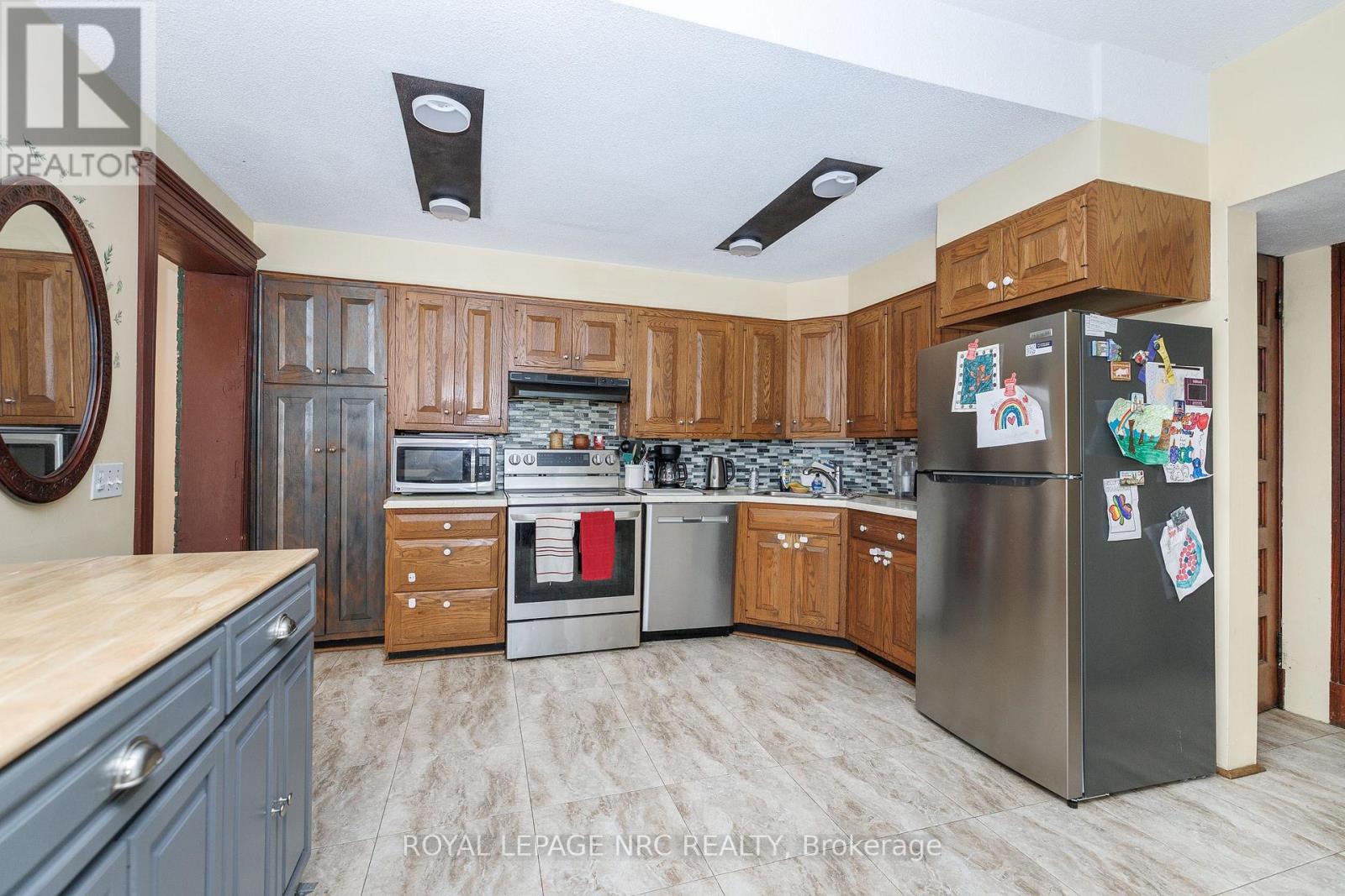 44 PHIPPS STREET - 21