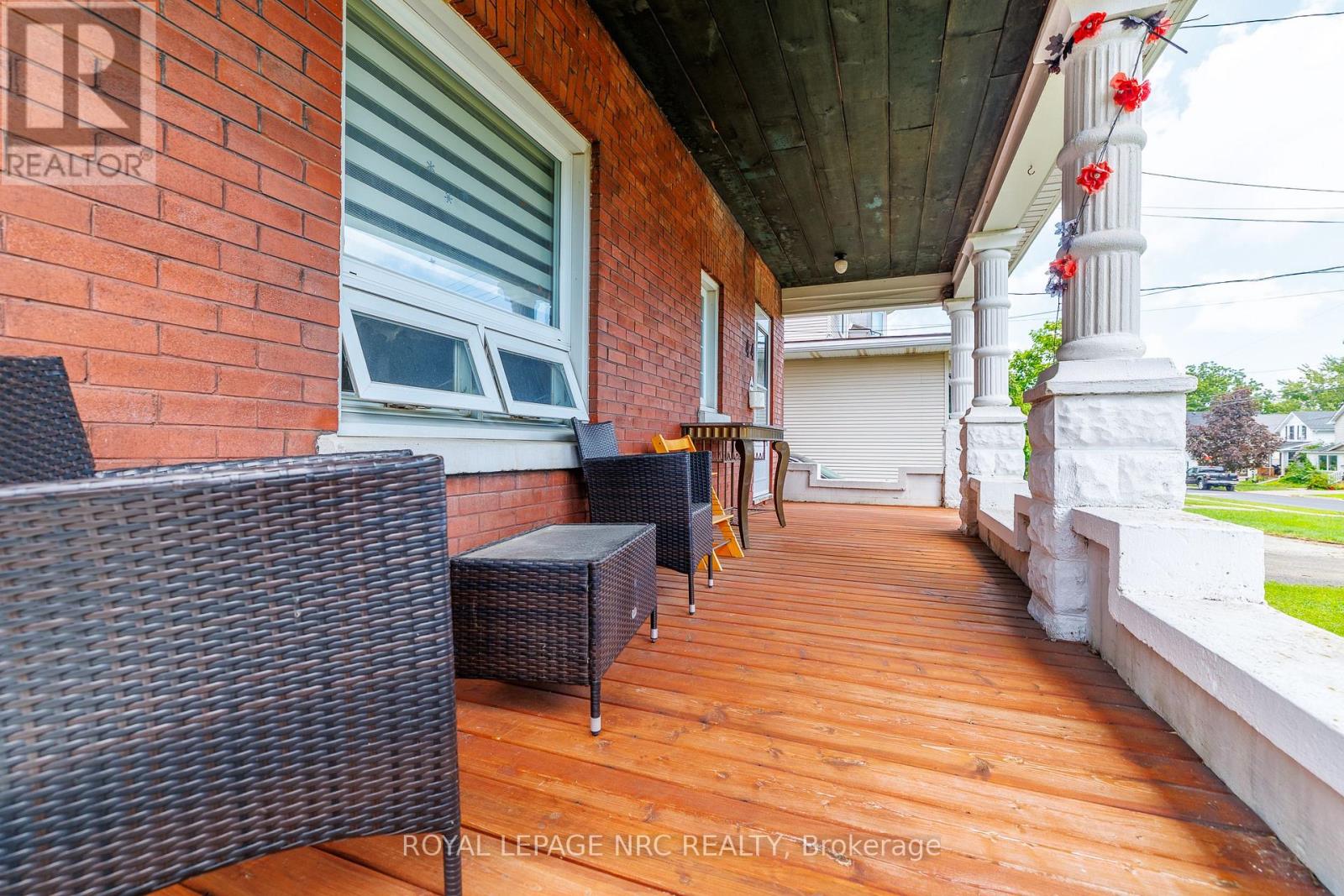 44 PHIPPS STREET - 34