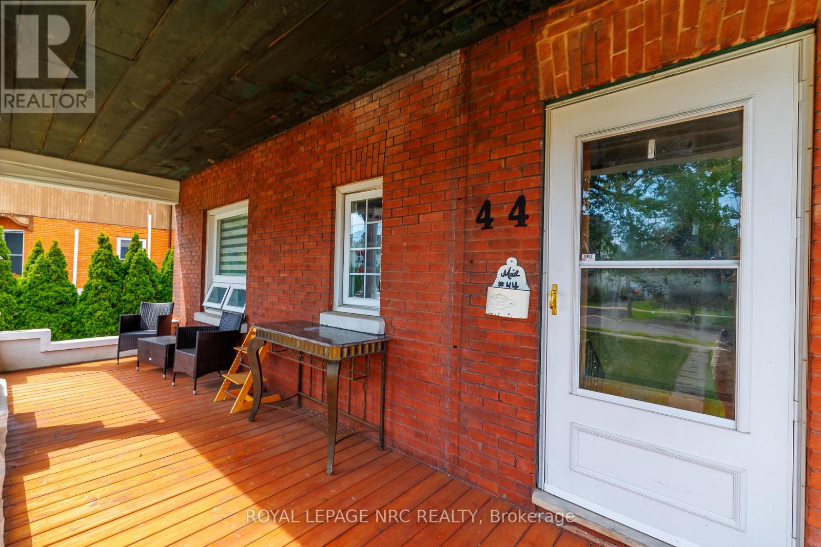44 PHIPPS STREET - 35