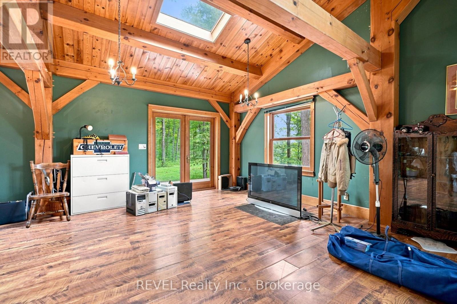 1247 CHIPPAWA CREEK ROAD - 17