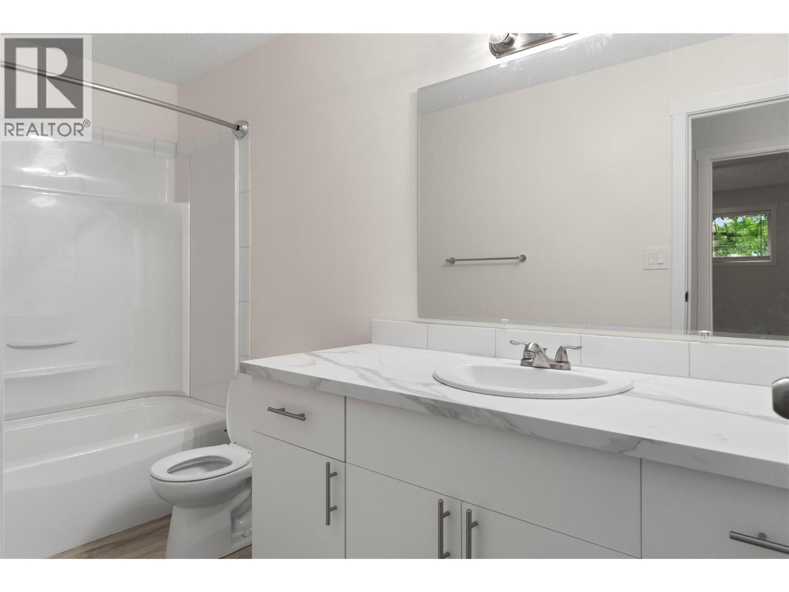 200 Gerstmar Road Unit# 11, Kelowna