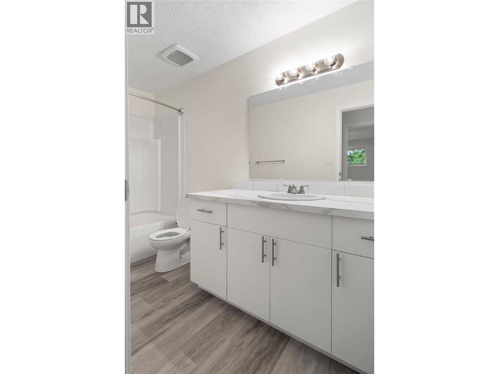 200 Gerstmar Road Unit# 11, Kelowna
