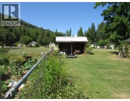 2057 Loff Road, Castlegar, BC V1N4N2 Photo 15